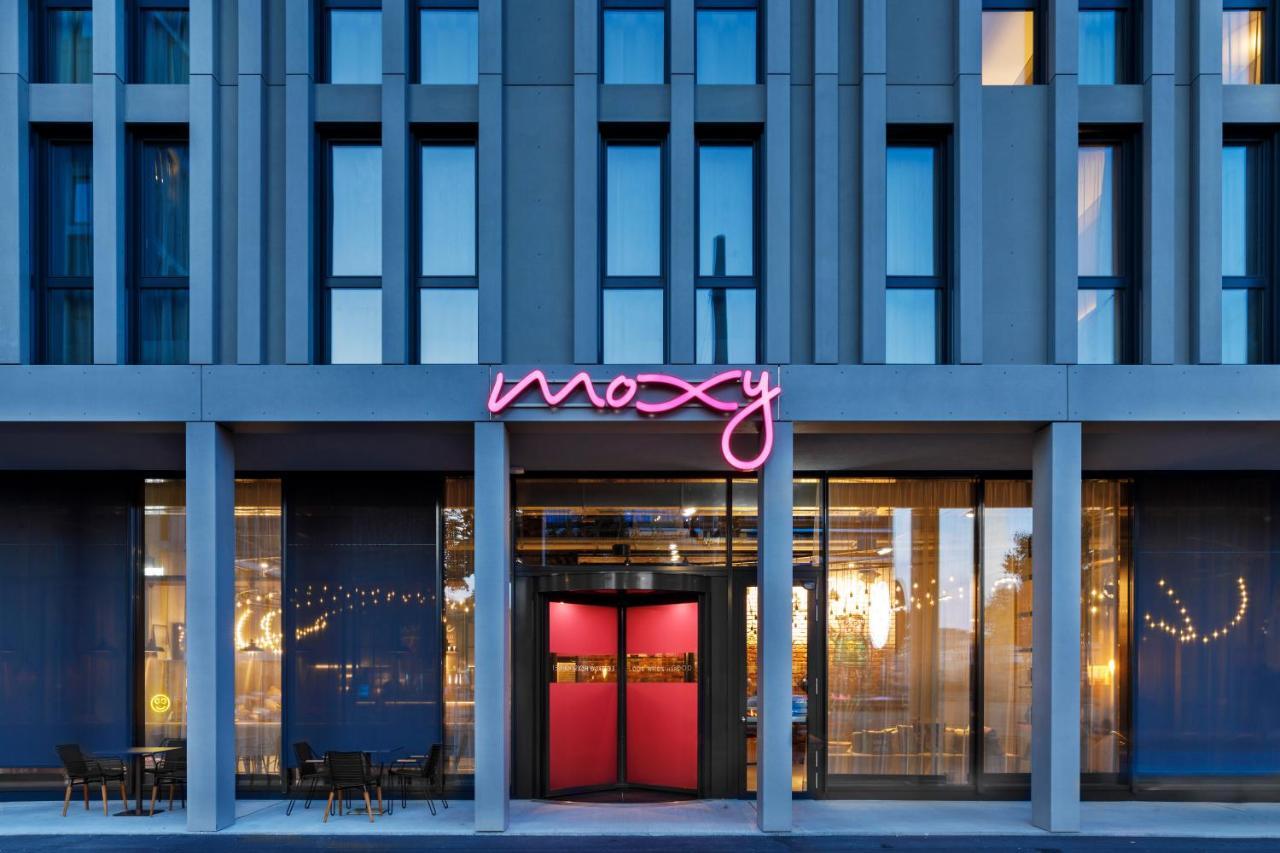 Hotel Moxy Bern Expo Exterior foto